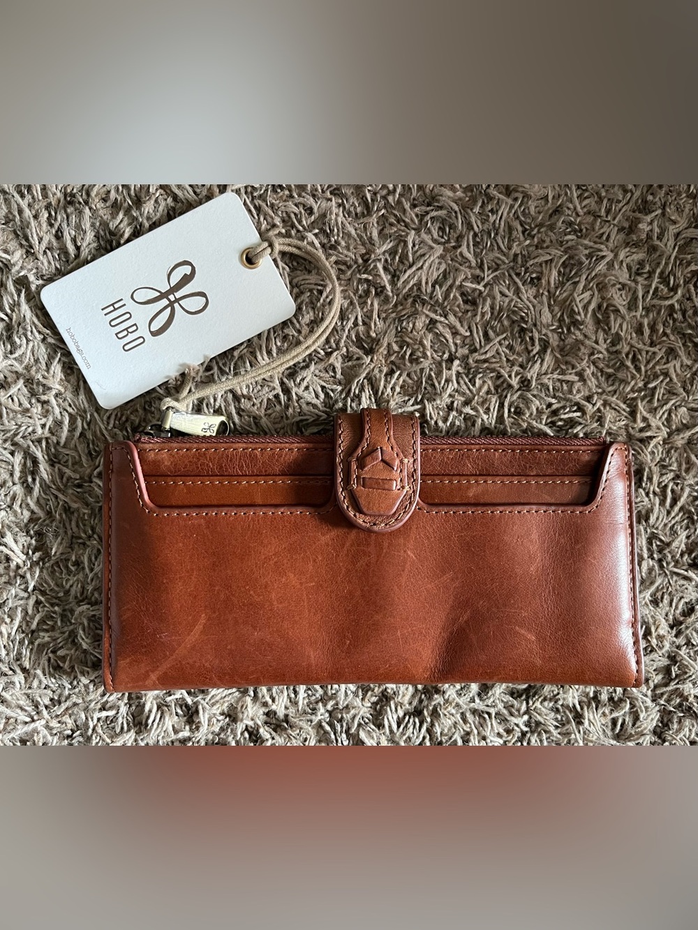 HOBO Dunn Continental Wallet
Color: Pecan Ridge